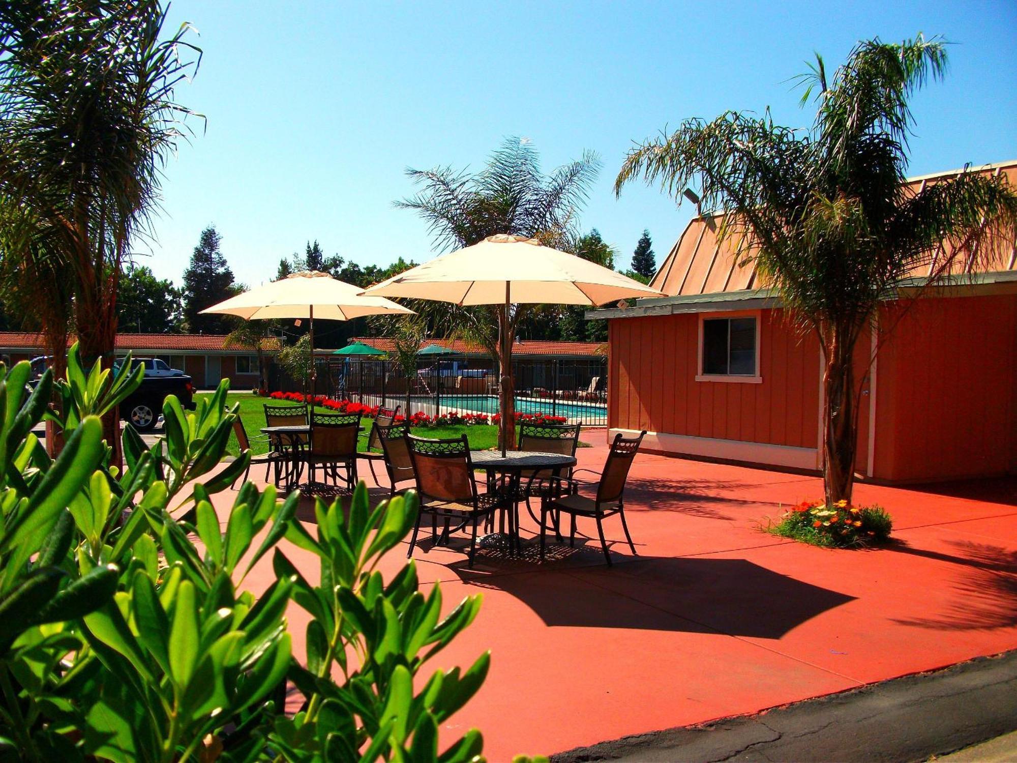 Tri-Valley Inn & Suites Pleasanton Exterior photo