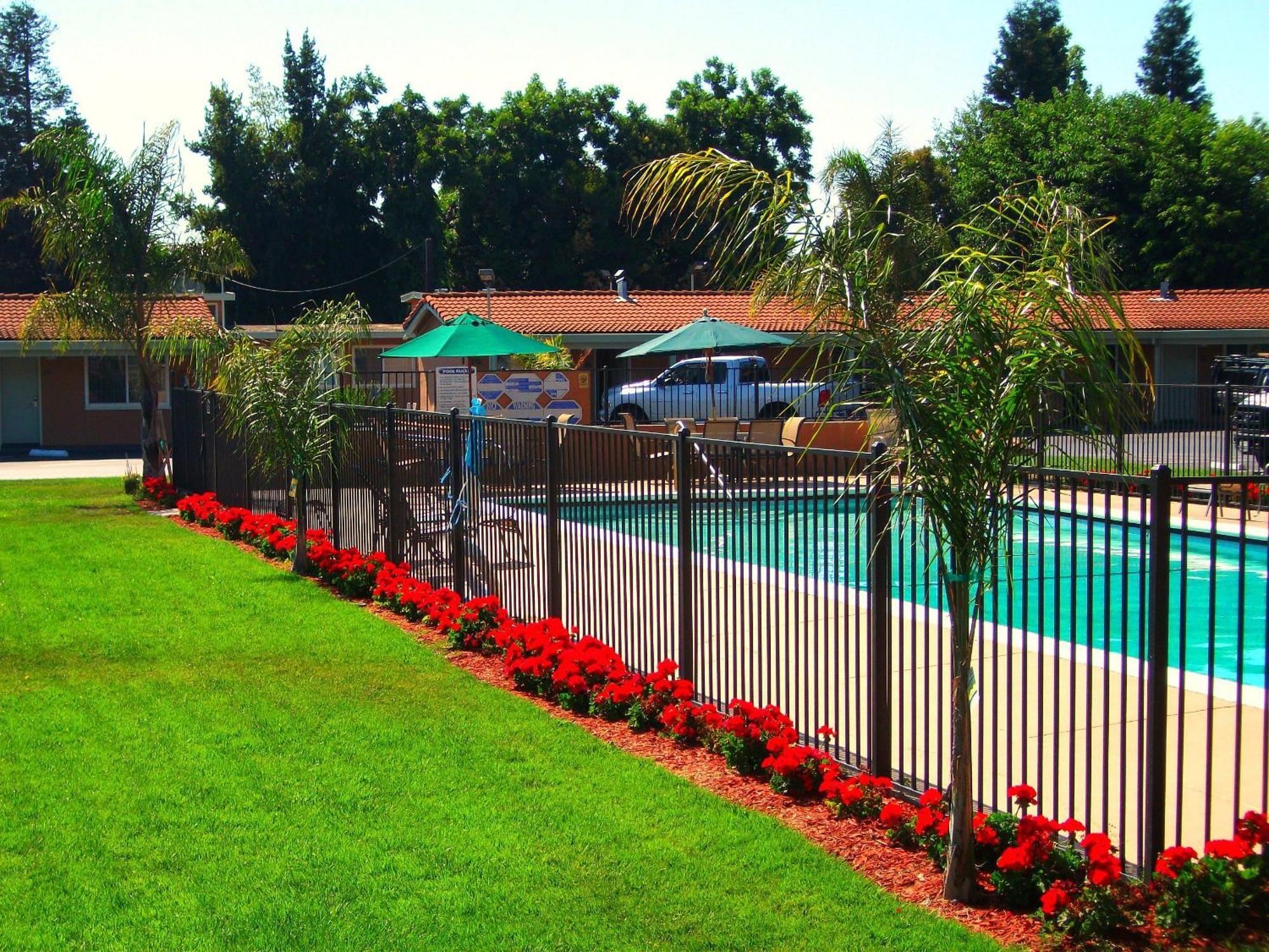 Tri-Valley Inn & Suites Pleasanton Exterior photo