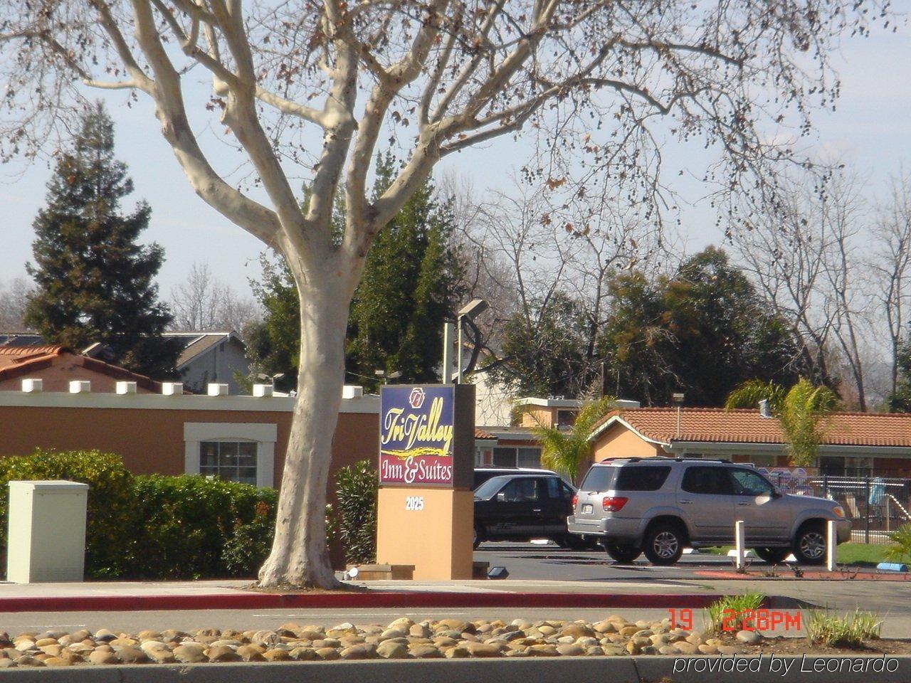 Tri-Valley Inn & Suites Pleasanton Exterior photo