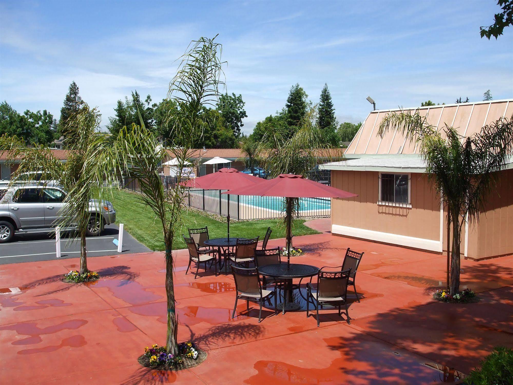 Tri-Valley Inn & Suites Pleasanton Exterior photo